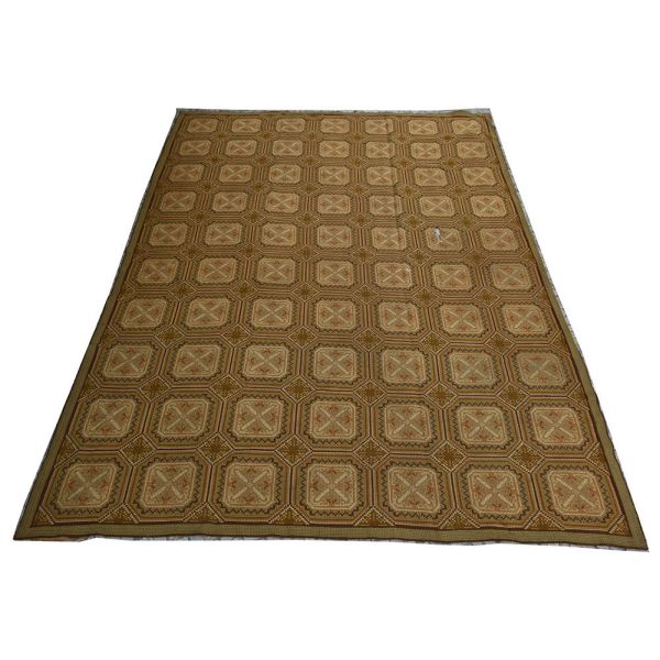 Tapete ARRAIOLO, medindo 3,33 x 2,43 - 8,09 m2. (barras soltas)