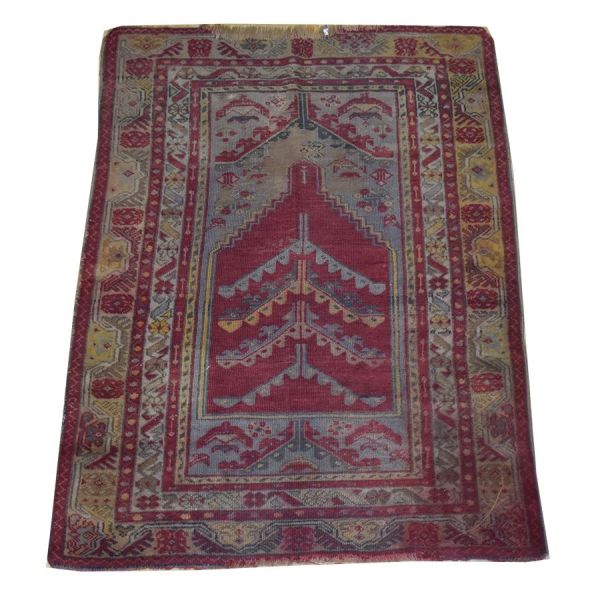 Tapete de oração, medindo 1,42 x 1,05 - 1,49 m2.