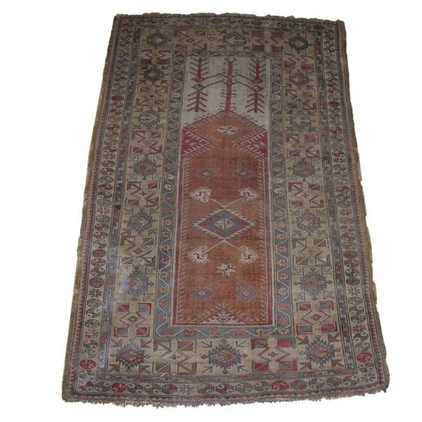 Tapete Shirvan medindo 2,17 x 1,35 - 2,93 m2.