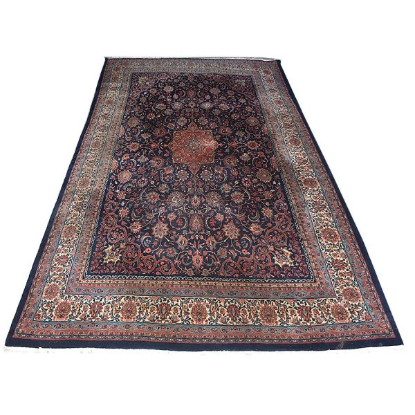 Tapete KASHAN, medindo 4,88 x 2,75 - 13,42 m2.
