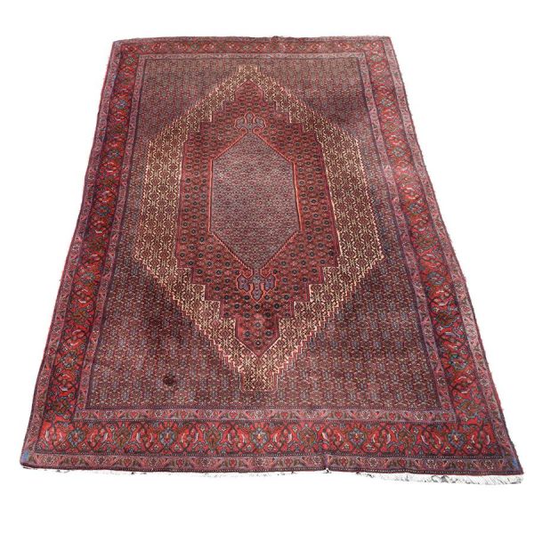 Tapete TABRIZ medindo 3,07 x 2,97 - 9,11 m2.
