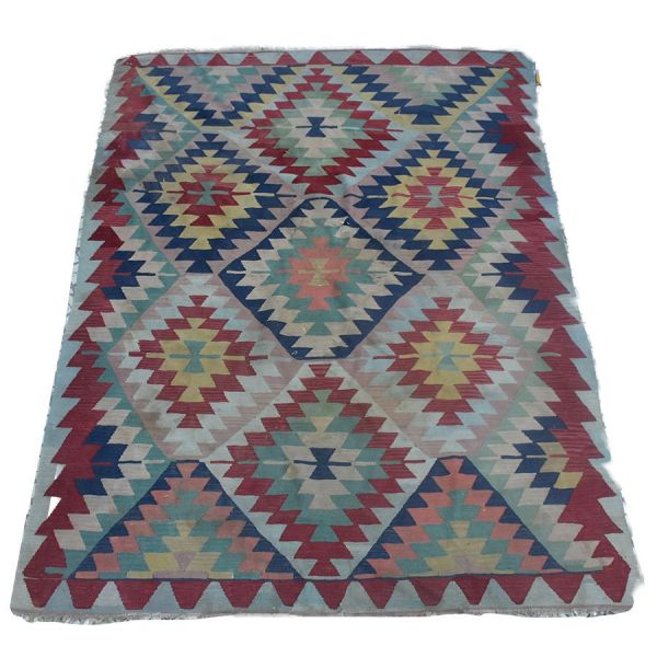 Tapete KILIN, medindo 2,60 x 1,95 - 5,07 m2.
