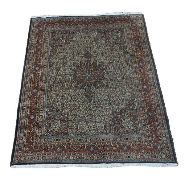 Tapete MOOD, medindo 2,12 x 1,60 - 3,39 m2.