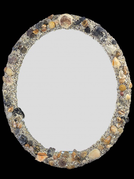 Lote 301 Belíssimo Espelho, moldura de Madeira, com trabalho artezanal de colagem de ... Valor inici