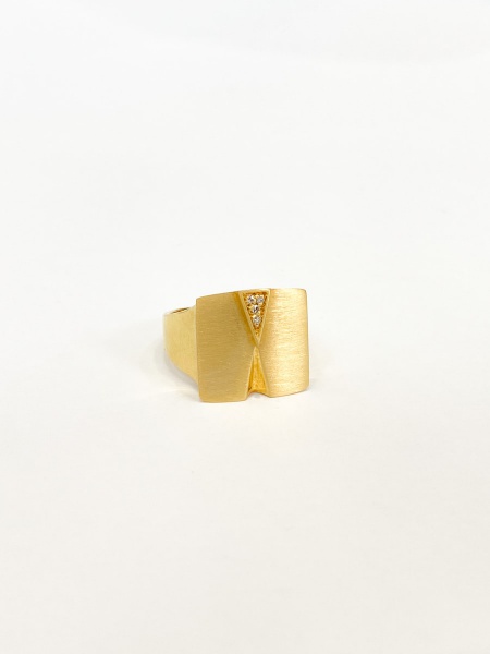 ANEL, EM OURO AMARELO, 18K, ARO: 19, PESO: 6.1 gr, LAPIDAÇÃO: BRILHANTE, DIAMANTES: 4X 0,002, TOTAL DE : 0.008 CT | REF: T12936 | REF:T12936