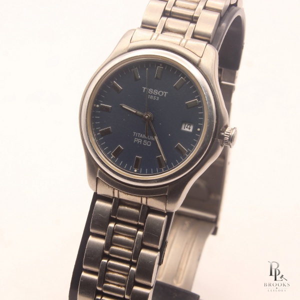 Relógio Tissot PR 50 Titanium com Mostrador Azul de 40mm, Pulseira de 18mm. Acompanha Certificado de