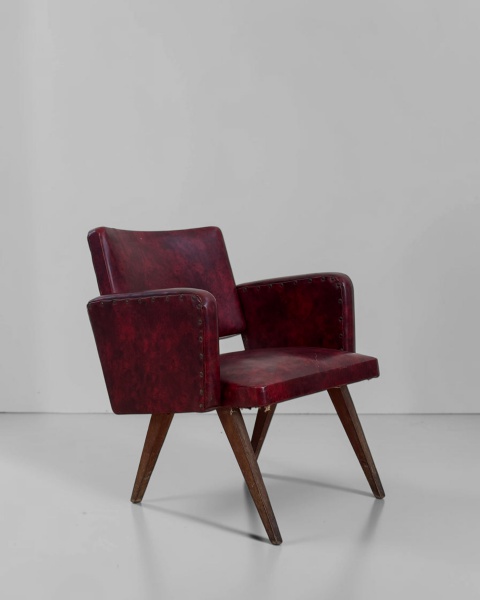 Poltrona, Zanine Caldas (atribuído) - Apresenta desenho marcante e linhas orgânicas. Medindo 70 cm de altura, 60 cm de largura e 50 cm de profundidade. Por se tratar de peça de época, pode conter avar