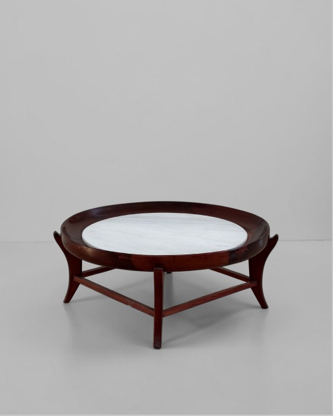 Mesa de Centro, Giuseppe Scapinelli - Produzida em madeira nobre e mármore, apresenta composição de formas suaves e acabamento refinado, destacando o contraste entre a estrutura em madeira e o tampo e