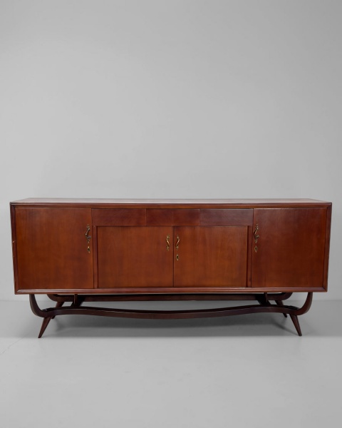 Balcão Vintage - Produzido em madeira nobre, apresenta desenho sóbrio e elegante, com amplo comprimento e estrutura que valoriza a presença da madeira. Medindo 219 cm de comprimento, 50 cm de largura