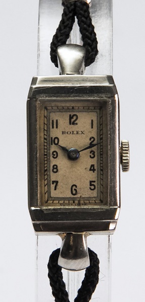 RELÓGIO: ROLEX PRINCE REF. 2628, REVISADO. TAMANHO: 25X14MM. MOVIMENTO: CORDA MANUAL. CAIXA: EM AÇO. OS RELÓGIOS SÃO VENDIDOS NO ESTADO DE CONSERVAÇÃO QUE SE ENCONTRAM. SÃO RELÓGIOS USADOS, ONDE É POS