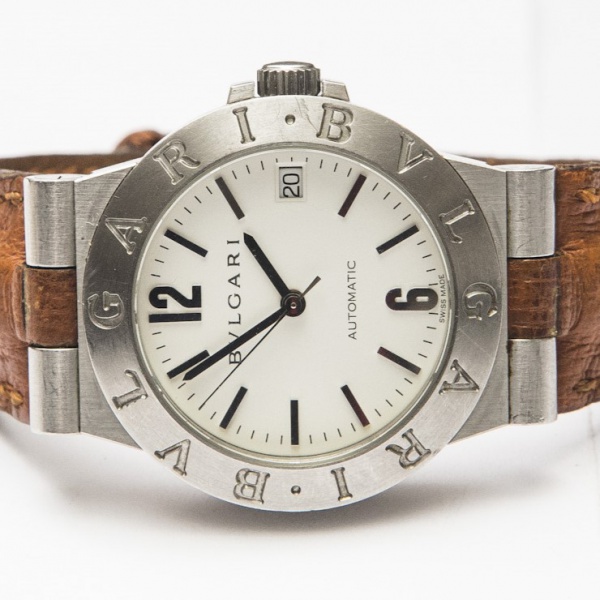 RELÓGIO: BVLGARI DIAGONO. TAMANHO: 35MM. MOVIMENTO: AUTOMÁTICO. CAIXA: EM AÇO. OS RELÓGIOS SÃO VENDIDOS NO ESTADO DE CONSERVAÇÃO QUE SE ENCONTRAM. SÃO RELÓGIOS USADOS, ONDE É POSSÍVEL VERIFICAR DETALH