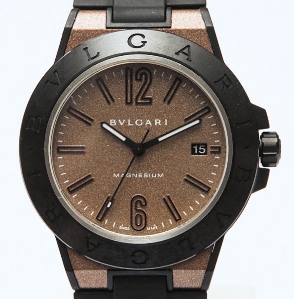 RELÓGIO: BVLGARI DIAGONO MAGNESIUM AUTOMATIC BROWN DIAL. TAMANHO: 40MM. MOVIMENTO: AUTOMÁTICO. OS RELÓGIOS SÃO VENDIDOS NO ESTADO DE CONSERVAÇÃO QUE SE ENCONTRAM. SÃO RELÓGIOS USADOS, ONDE É POSSÍVEL