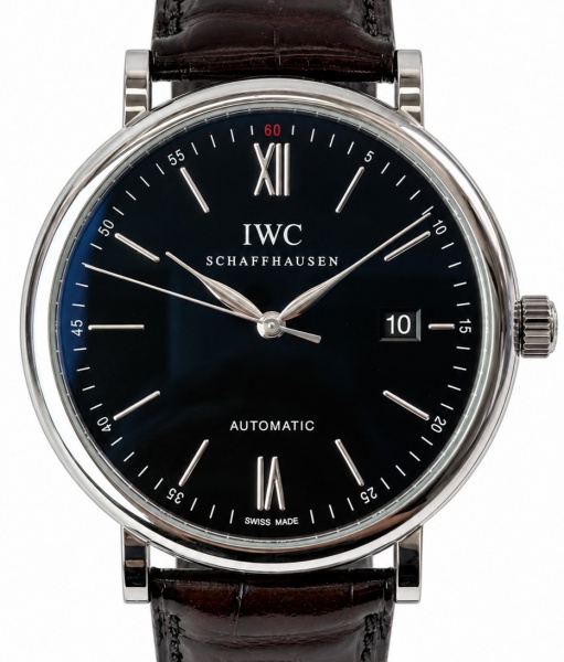 RELÓGIO: IWC PORTOFINO AUTOMATIC. TAMANHO: 40MM. MOVIMENTO: AUTOMÁTICO. CAIXA: EM AÇO. OS RELÓGIOS SÃO VENDIDOS NO ESTADO DE CONSERVAÇÃO QUE SE ENCONTRAM. SÃO RELÓGIOS USADOS, ONDE É POSSÍVEL VERIFICAR DETALHES NA DESCRIÇÃO E FOTOS. ALGUNS PODEM PRECISAR DE REVISÃO OU ALGUM TIPO DE RESTAURO OU AJUSTES QUE TALVEZ NÃO ESTEJAM MENCIONADOS EXATAMENTE NA DESCRIÇÃO OU FOTOS. TIRE TODAS AS SUAS DÚVIDAS ANTES DE DAR SEU LANCE, POIS ELES SÃO IRREVOGÁVEIS E IRRETRATÁVEIS. POR FAVOR, LEIA OS TERMOS E CONDIÇÕES E A CAIXA DE INFORMAÇÕES DO LEILÃO EM HOME NO SITE WATCH BOSS LEILÕES, DANDO ÊNFASE ÀS INFORMAÇÕES IMPORTANTES. AO ARREMATAR O PRODUTO, VOCÊ CONCORDA COM AS DATAS, OS PRAZOS E AS REGRAS DA CASA DE LEILÕES WATCH BOSS LEILÕES. TIRE TODAS AS SUAS DÚVIDAS ANTES DE LICITAR PELO WHATSAPP: (13) 3150-1285.
