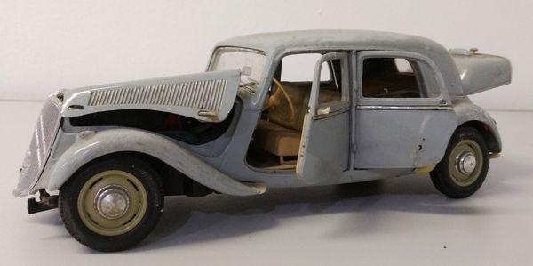 CARRINHO DE METAL ANTIGO CITROEN 15CV - 1952 MAISTO