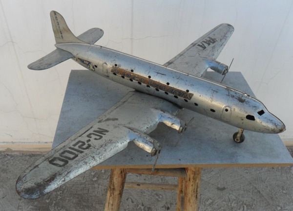 Avião de lata antigo Clearance