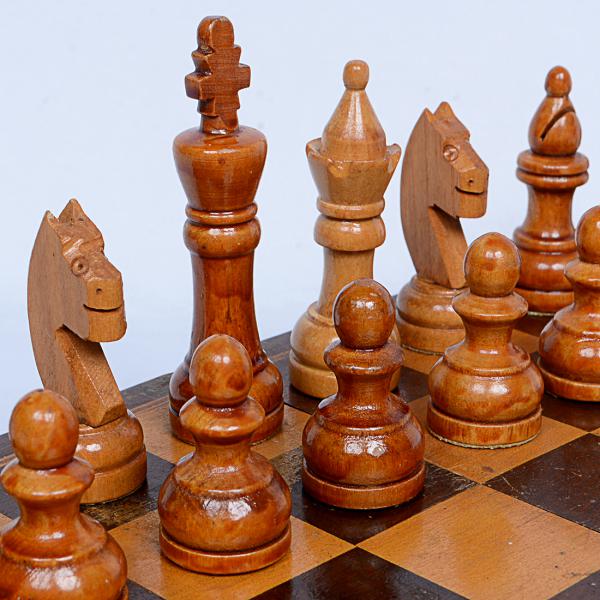 Caixa Tabuleiro de Xadrez de Madeiras Nobres - Wooden Chessboard