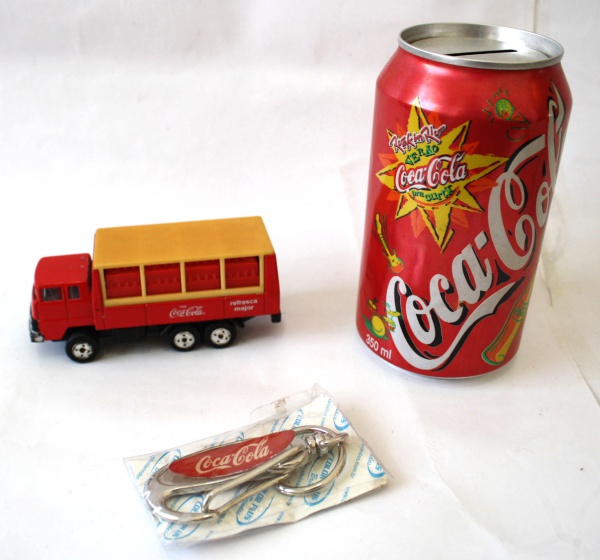 Caminhão Coca Cola Beverage Truck Escala 1/87