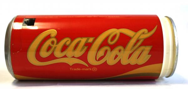 Raro telefone Coca-Cola, em formato de lata. 16 cm de altura. USA