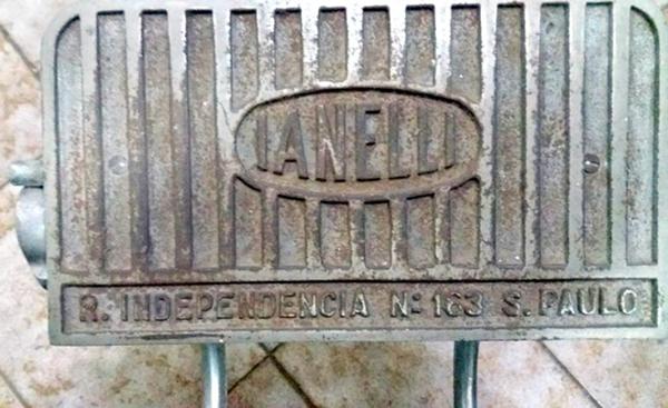 VINTAGE - Antiga cadeira de Barbeiro Ianelli