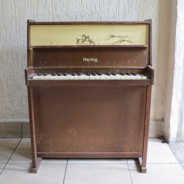 Antigo Piano Infantil Hering