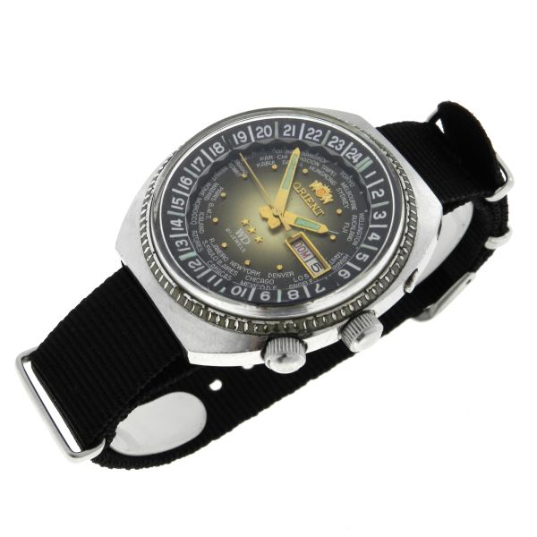 Relógio Orient World Time Automatic - Caixa em aço - Pu