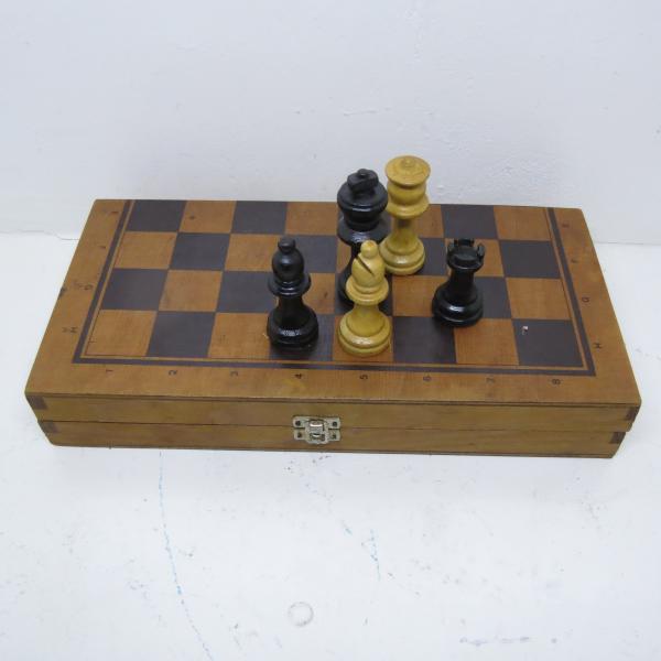 Jogo Xadrez Antigo Caixa Madeira Portátil Viagem 12x4cm 230g, Móvel de  Antiquário Antigo Madeira Portátil Raridade Usado 85319569