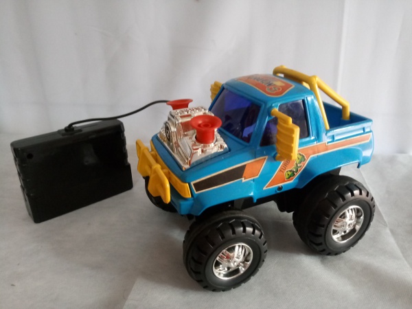 Brinquedo Antigo Carro Controle Remoto Furakon Da Estrela