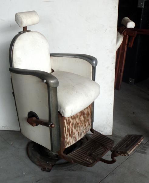 Cadeira De Barbeiro Antiga Ferrante - Catálogo das Artes
