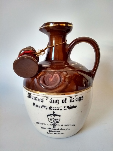 RARÍSSIMO WHISKY MUNRO'S KING OF KINGS ENGARRAFADO DÉCADA DE 50/60