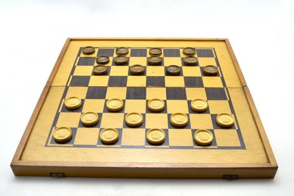 Jogo de xadrez, dama, gamão, lindo, década 80. Marca Estrela