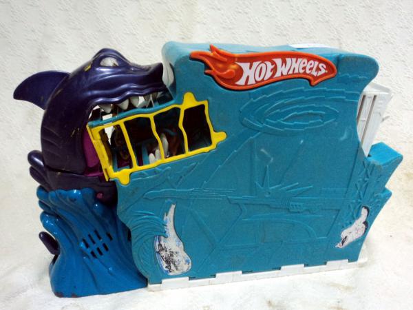 Pista de corrida Hot Wheels - Mattel - 2008, Tubarão - Medidas fechada: 35  x 21