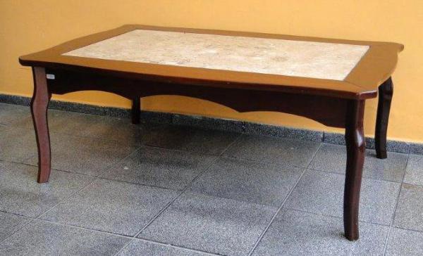 Exuberante mesa de xadrez com tampo de mármore com a ba