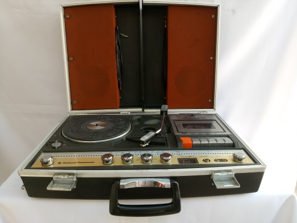 3 em 1 - Rádio Vitrola Antiga National Panasonic, Made in Japan