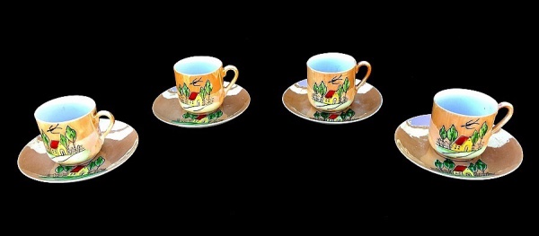 Antigo conjunto japonês para café em finíssima porcelan