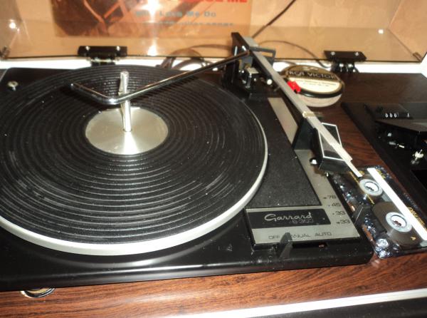 Som Vintage, conjunto 3 em 1 - Sharp Solid State, Modelo SG-165