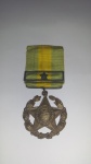 Condecoração militar em metal, com inscrição - decreto de 15 novembro de 1901. Tamanho: 03 cm de diâmetro.