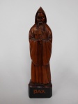 Arte popular e sacra - São Bento esculpido em madeira. Geraldo de Janaúba, MG. 28,5 cm.