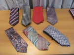 lote com 7 gravatas de diferentes procedências