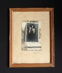 Fotografia antiga emoldurada "Valeiana" datada de  Outubro de 81 - Med. 18x24cm com moldura e 8 x 12cm sem moldura.