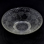 Mini Bowl em Grosso Vidro Moldado em Bolinhas e Folhas. Medida: 4,5 x 12,5 cm. (Diâmetro) da Borda).