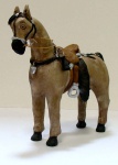 Nildo - Peça em barro cozido, com enfeites, representando Cavalo 33x33cm artista de Caruaru PE