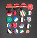 COLECIONISMO - Jogo de botão antigo de clubes diversos entre eles Fluminense e Flamengo no total de 20 peças com tamanho diverso.