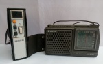 Lote Composto de 1 Rádio Sanyo Modelo RP-5140 e 1 Toca Fitas Belson, ambos não foram testados; maior aprox. 17 x 11 x 4cm