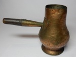 Antiga Jarra de cobre de excelente fundição com pega em madeira . Brasil inicio do século XX . mede 24 x 30 cm .