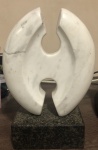 BRUNO GIORGI - Escultura em mármore, medindo: 18 cm alt. assinada