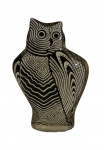 ABRAHAM PALATNIK -escultura de resina de poliéster policromada medindo 14 cm ,representando coruja.
