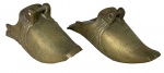 Par de sapatos decorativos em bronze, medindo: 25 cm comp