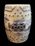 Lindo e perfeito cachepot oriental, pintado a mão, medindo: 47 cm alt. e 31 cm diâmetro.