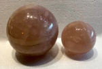 Lote contendo 2 belíssimas esferas decorativas de pedras brasileiras.Magníficas!