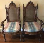 Lindo par de cadeiras de palhinha natural e madeira nobre medindo: 1,20 m alt. x 54 cm  . Perfeito estado.
